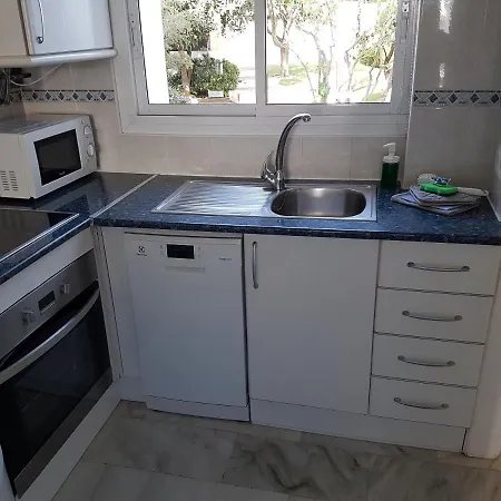 Perfect Location Close To Beach *