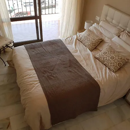 Perfect Location Close To Beach Sitio de Calahonda