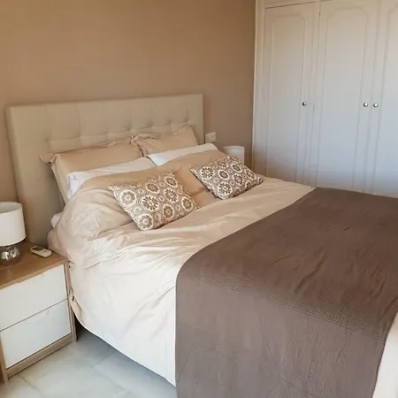 Perfect Location Close To Beach Apartment *