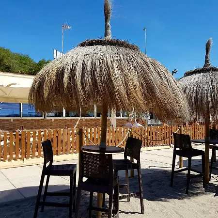 Perfect Location Close To Beach Apartment